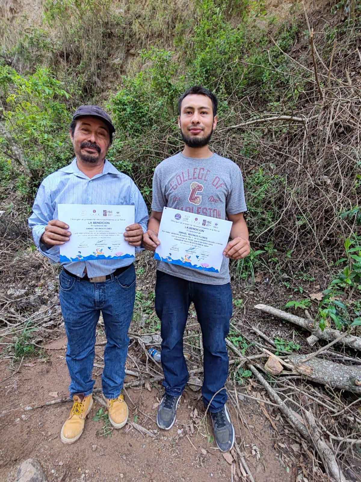 El Salvador Cup of Excellence #1 Honey [Score: 92.00] - Image 3